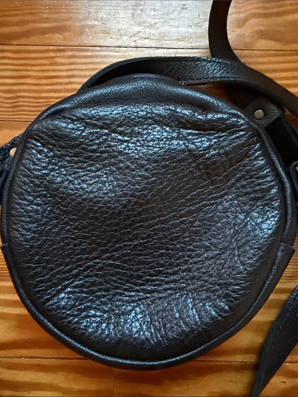 Portland leather small Round Black Leather Crossbody Bag - Picture 3 of 5